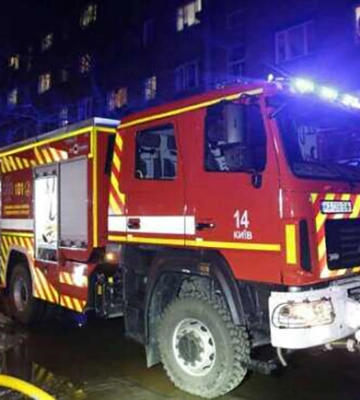У Києві під час пожежі врятували чотирьох людей