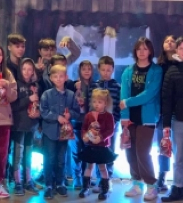 Подарунки, конкурси і святий Миколай: в «Адреналін Сіті» відбулося свято для дітей-переселенців