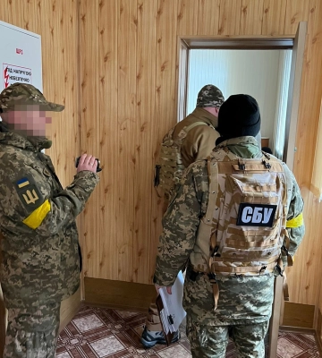 Херсонський автоперевізник надав окупантам автобуси для перевезення військових з Криму (ФОТО)