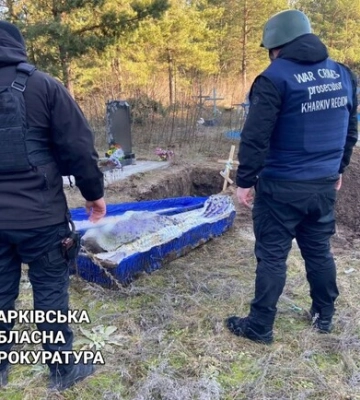 Відкрили автоматну чергу по автомобілю з подружжям: на Харківщині встановили ще одну жертву росіян