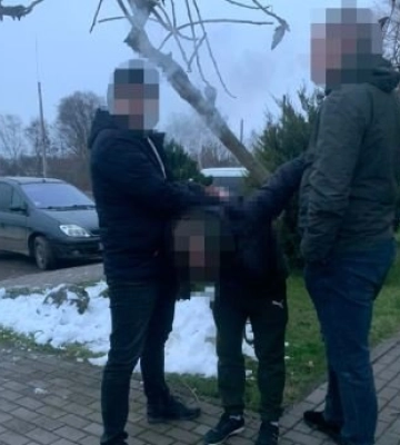 На Волині вночі 25-річний чоловік обікрав магазин та пункт обміну валют. Фото