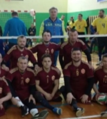 Працівника УДМС Рівненщини нагородили на міжобласному чемпіонаті з волейболу сидячи