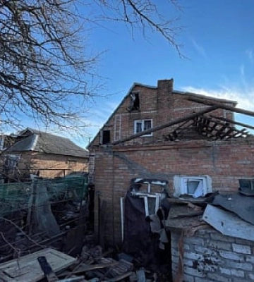 Російські військові обстріляли Нікополь та Марганець: поліцейські документують наслідки