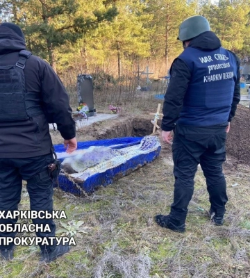 Відкрили автоматну чергу по автомобілю з подружжям: на Харківщині встановили ще одну жертву росіян