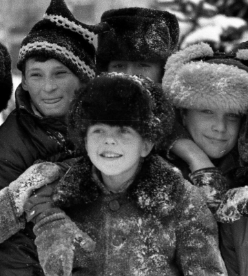 Первый снег и много счастья. Как 40-50 лет назад днепровские дети радовались зиме (Фото)