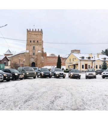 За кошти працівників Луцькради придбали 10 автівок для військових