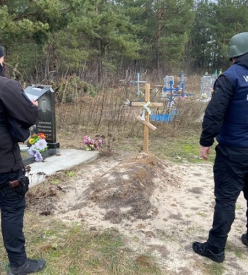 Відкрили автоматну чергу по автомобілю з подружжям: на Харківщині встановили ще одну жертву росіян