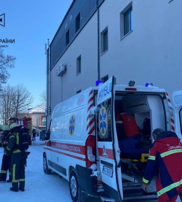 У місті на Волині рятувальники відпрацювали порятунок людей з палаючого ТЦ