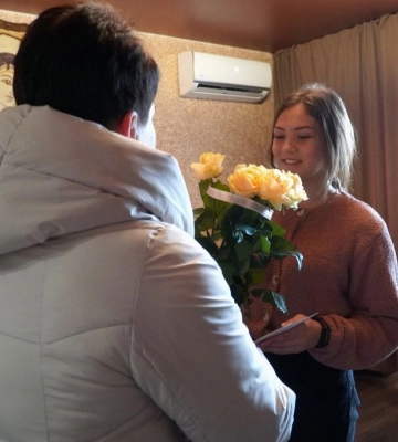 На Волині доньку загиблого військового привітали з днем народження