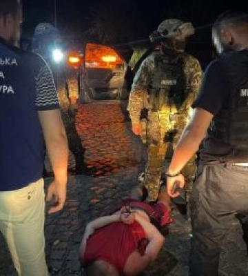 Незаконне переправлення трьох військовозобов’язаних за $12 900 – судитимуть закарпатців, які «працювали» через Telegram-канал