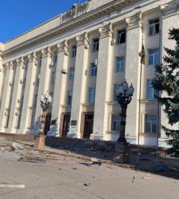 Окупанти обстріляли центр Херсона і Херсонську ОВА, є загиблі