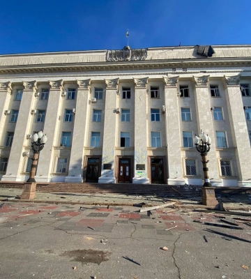 Війська РФ знову обстріляли центр Херсона, двоє людей загинули