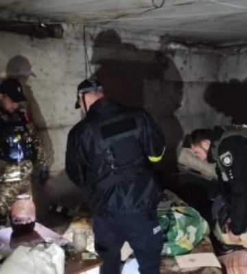 Небезпека на кожному кроці: Криміналісти поліції Закарпаття несуть службу на звільненій Херсонщині 