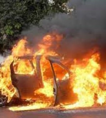У Запоріжжі під час руху загорівся автомобіль