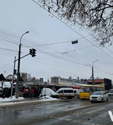 «Тут має стояти торговий центр. Хто хоче, той зрозуміє»: підприємці про нічну пожежу на Старому ринку Луцька