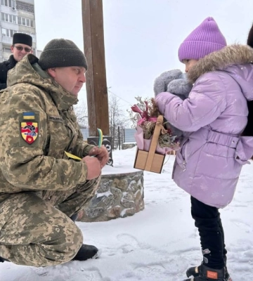 Чудова ініціатива: як у Кропивницькому купа радянської літератури перетворилася в автомобіль для ЗСУ (ФОТО)