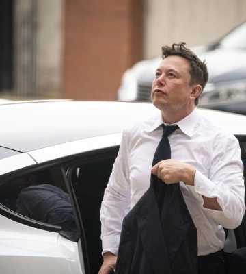 Маск продав 22 млн акцій Tesla на суму $3,58 млрд - вартість цінних паперів з початку року впала вже на 60%