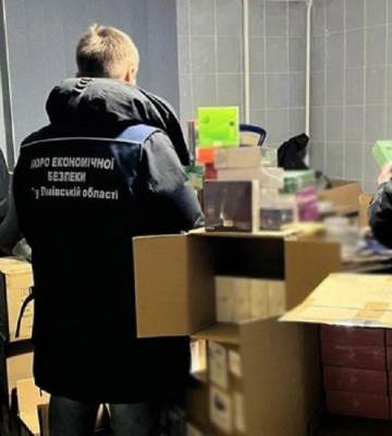 У Львові детективи БЕБ вилучили готівку та електронні цигарки на понад 26 млн грн