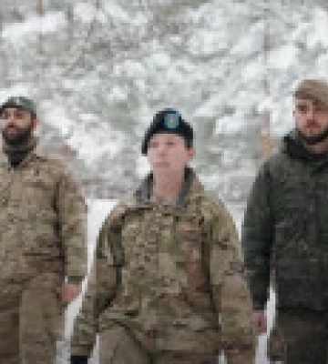 У засніженому лісі: солдати НАТО заспівали "Щедрик"