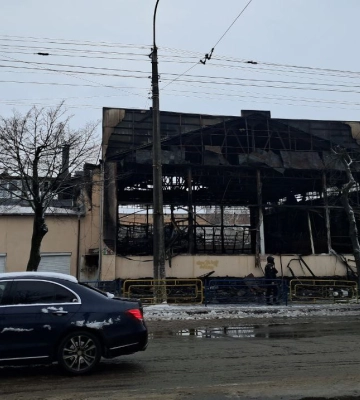 Згоріло все: що кажуть продавці про наслідки пожежі на Старому ринку Луцька