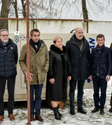 Посол Франції передав Житомирщині 14 генераторів