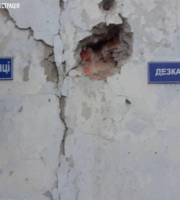 Обстріл окупантами Херсона 15 грудня: загинуло двоє людей, пошкоджені житлові будинки та маршрутка