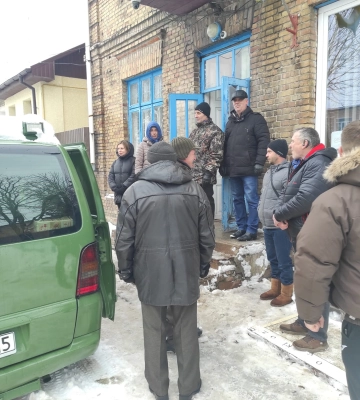 У місті на Волині відправили на передову автомобілі для ЗСУ
