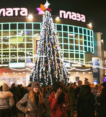 У центрі Рівного таки буде ялинка, але благодійна