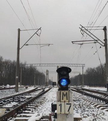 РФ атакувала Нікопольщину: Укрзалізниця попередила про затримки потягів через пошкодження контактної мережі