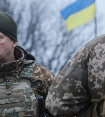 «Бої досягли найвищого рівня напруження». Сирський знову відвідав Бахмут