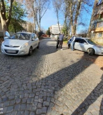 На Закарпатті впродовж ночі патрульні зафіксували дві автопригоди за участі нетверезих водіїв