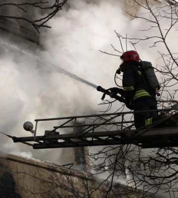 В Днепре при пожаре погибли два человека. Появилось видео
