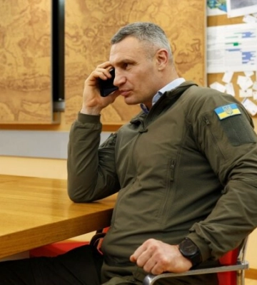 Кличко сообщил о взрывах во 2 районах Киева: спецслужбы едут на место