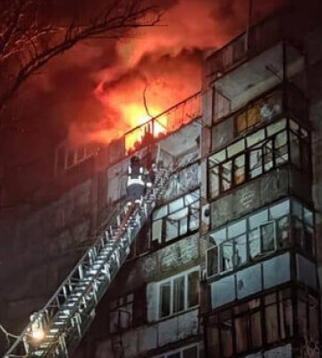 У Херсоні в пожежі, яка виникла від російських обстрілів загинула людина