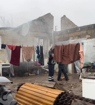 Як живуть люди в зруйнованому селищі на Миколаївщині (ВІДЕО)