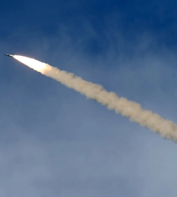 Київ витримав одну з найбільших ракетних атак. ППО збила 37 ракет з 40