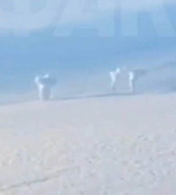 Видніються вибухи від ракетних ударів по Україні: відео з літака над Молдовою