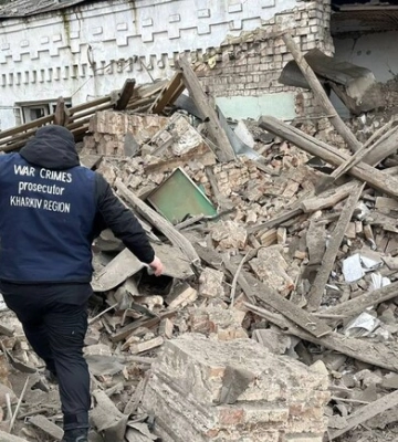 Війська РФ завдали ракетного удару по міській лікарні в Куп’янську, снаряди влучили по будівлі аптеки