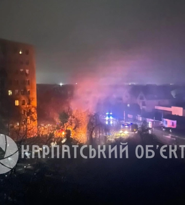 Очевидці події показали світлини з пожежі в Ужгороді