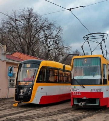 Ракетна загроза зберігається. В Одесі призупинено рух електротранспорту