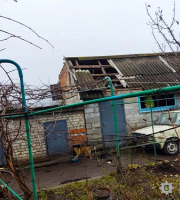 Росіяни обстріляли артилерією житлові будинки в місті Запорізької області - фото