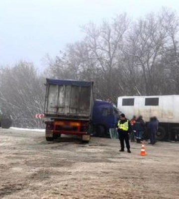 На Полтавщині зіткнулися дві вантажівки