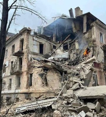 &quot;Спасла ванная&quot;: жильцы дома в Кривом Роге чудом выжили после попадания ракеты (видео)