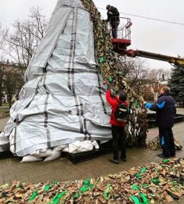 Ялинка незламних. Цьогоріч у Миколаєві новорічне &quot;дерево&quot; буде в стилі мілітарі