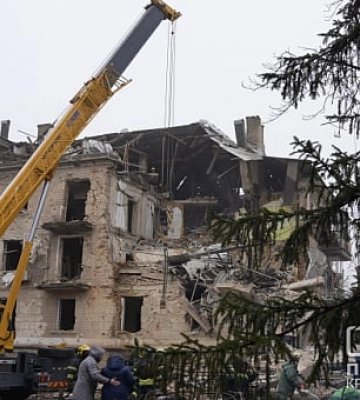 Поліцейські сказали, що її більше немає: свідки ранкового ракетного удару по Кривому Рогу