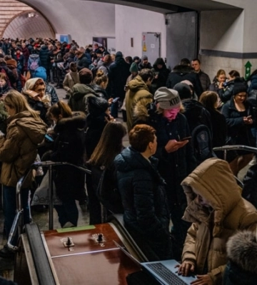 Столичне метро поновлює роботу