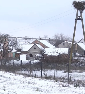 «Графіки тут не діють»: мешканці села біля Луцька місяць жили без світла
