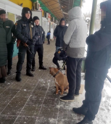 Замовив «біодобавки», а забрав наркотики:  в жителя Вараша вилучили психотропи