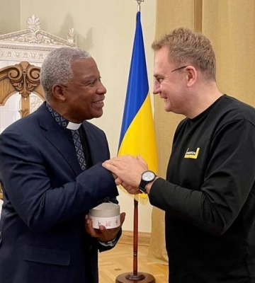 До Львова завітав один з найвпливовіших англіканських духівників Південної Африки Табо Макгоба
