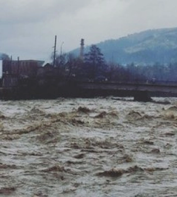 Через опади рівень води у річках Закарпаття підвищиться – прогнозують підтоплення